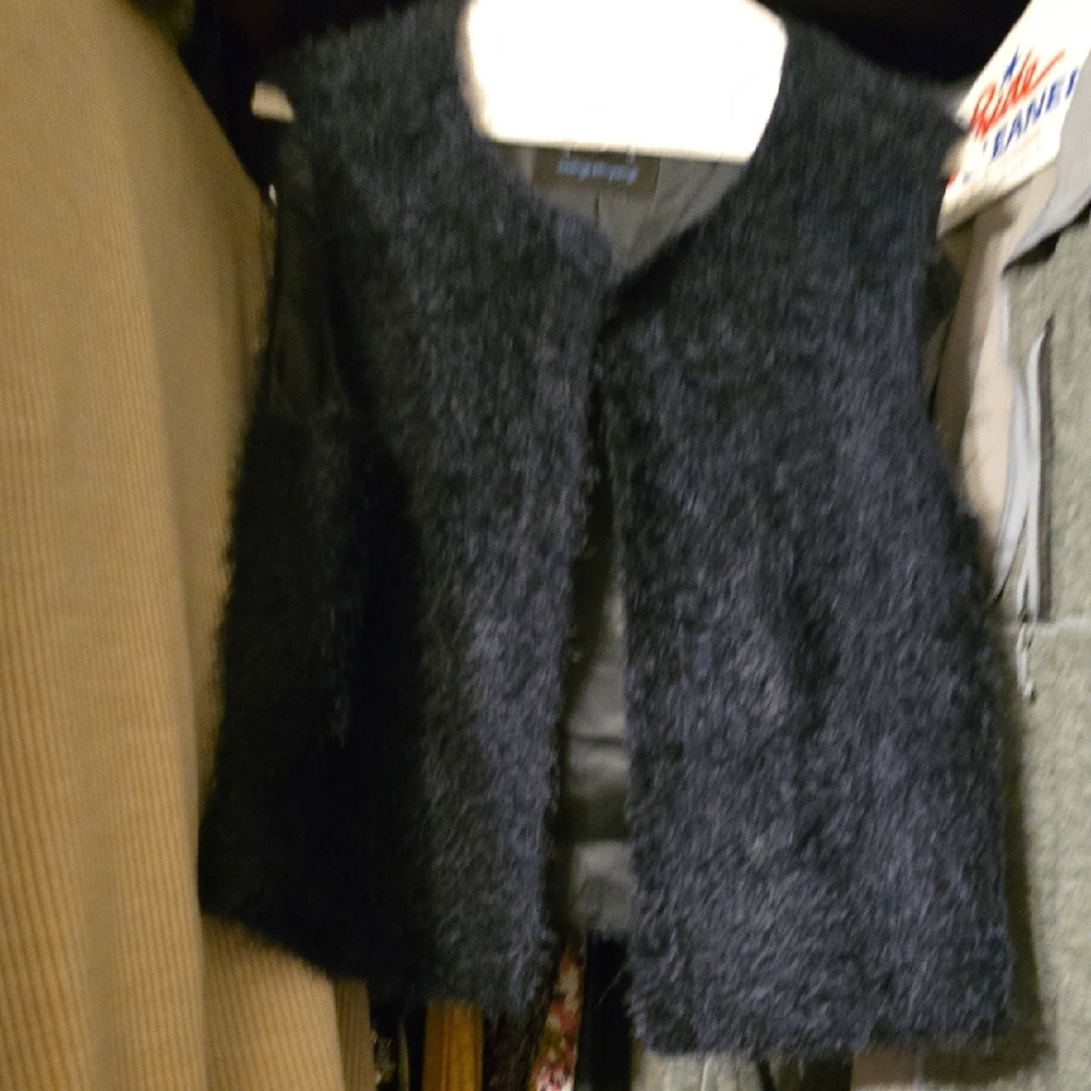 Elegant Black Faux Fur Vest
